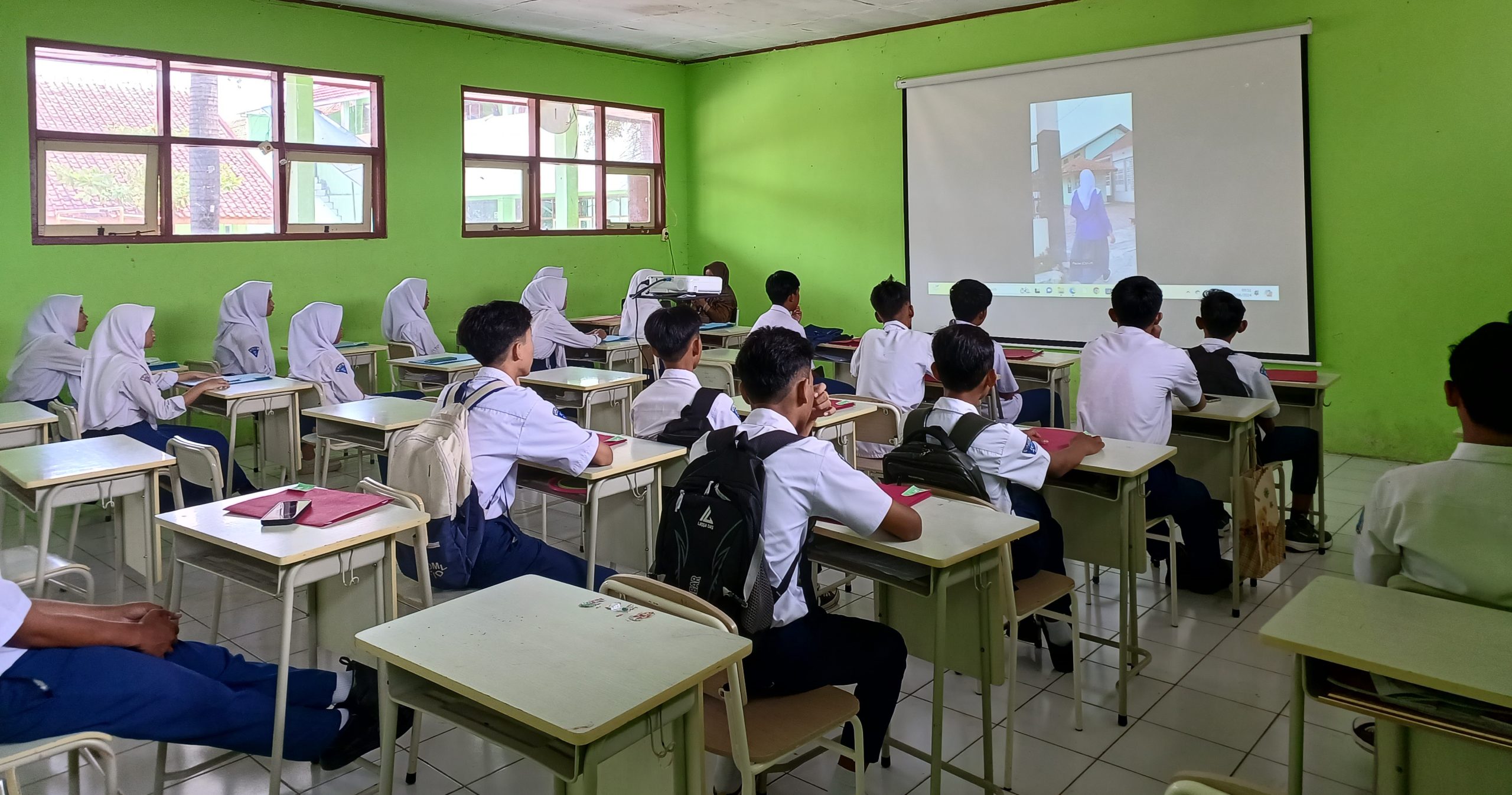 Alhamdulillah Ratusan Calon Peserta Didik Baru Mendaftar ke SMK Negeri 1 Rancaekek di PPDB Tahap 1